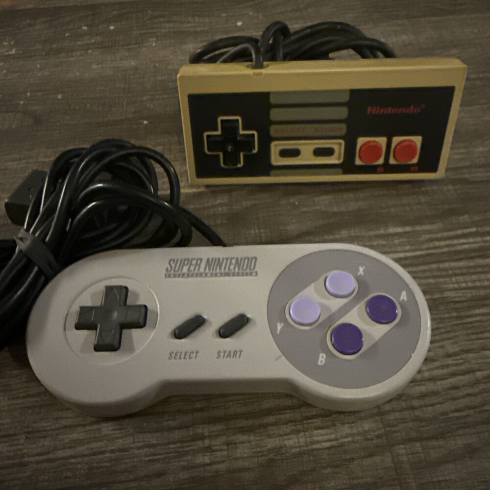 NES 004 & Super NES 005 Controller Lot
